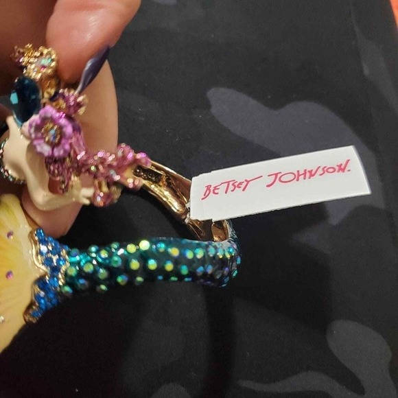 Betsey Johnson Mermaid Tail Bracelet Gold Tone‎ Blue Green Rhinestone Gemstone - Picture 6 of 7